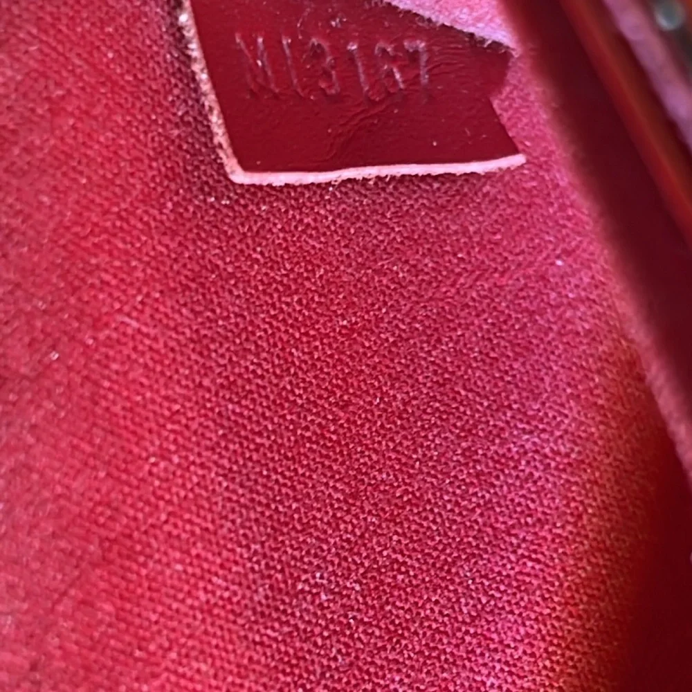 Louis Vuitton Felicie Vernis Pochette Bag